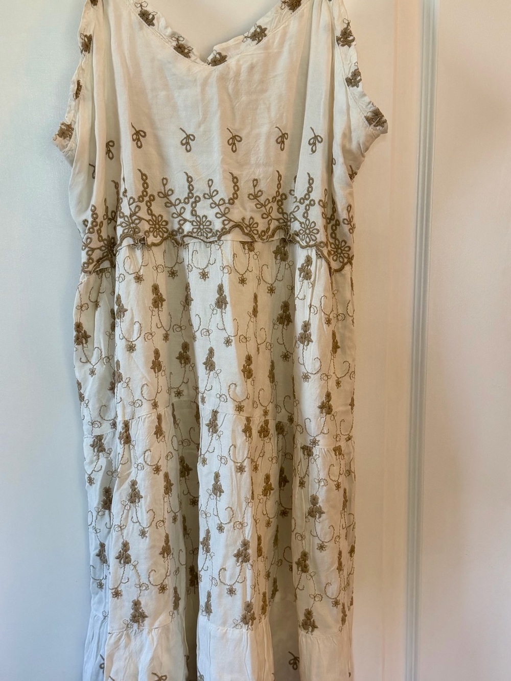 Jessica Simpson Cream Midi Dress with Gold Embroidery